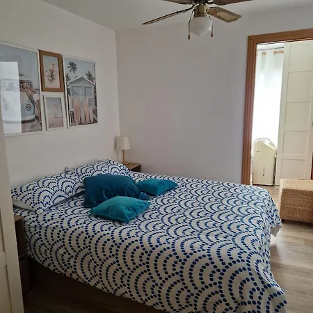 Primera Linea De Mar Apartment *